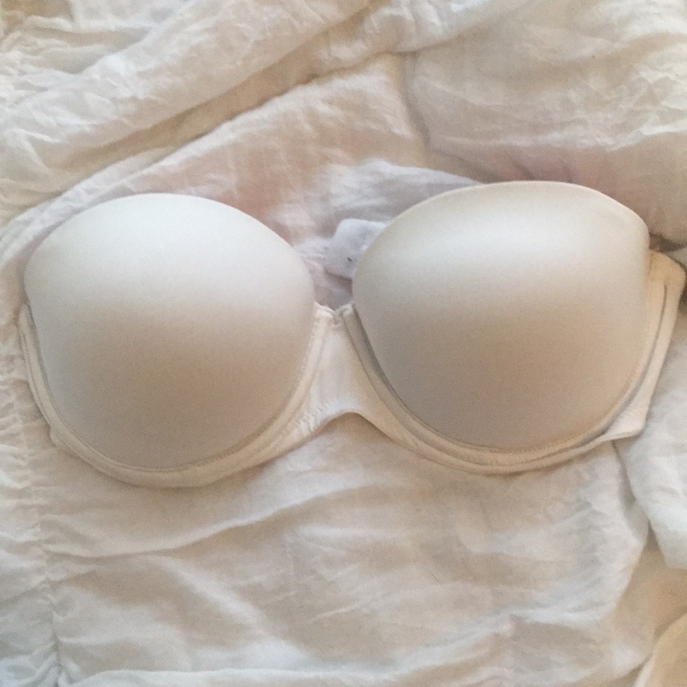 White strapless bra